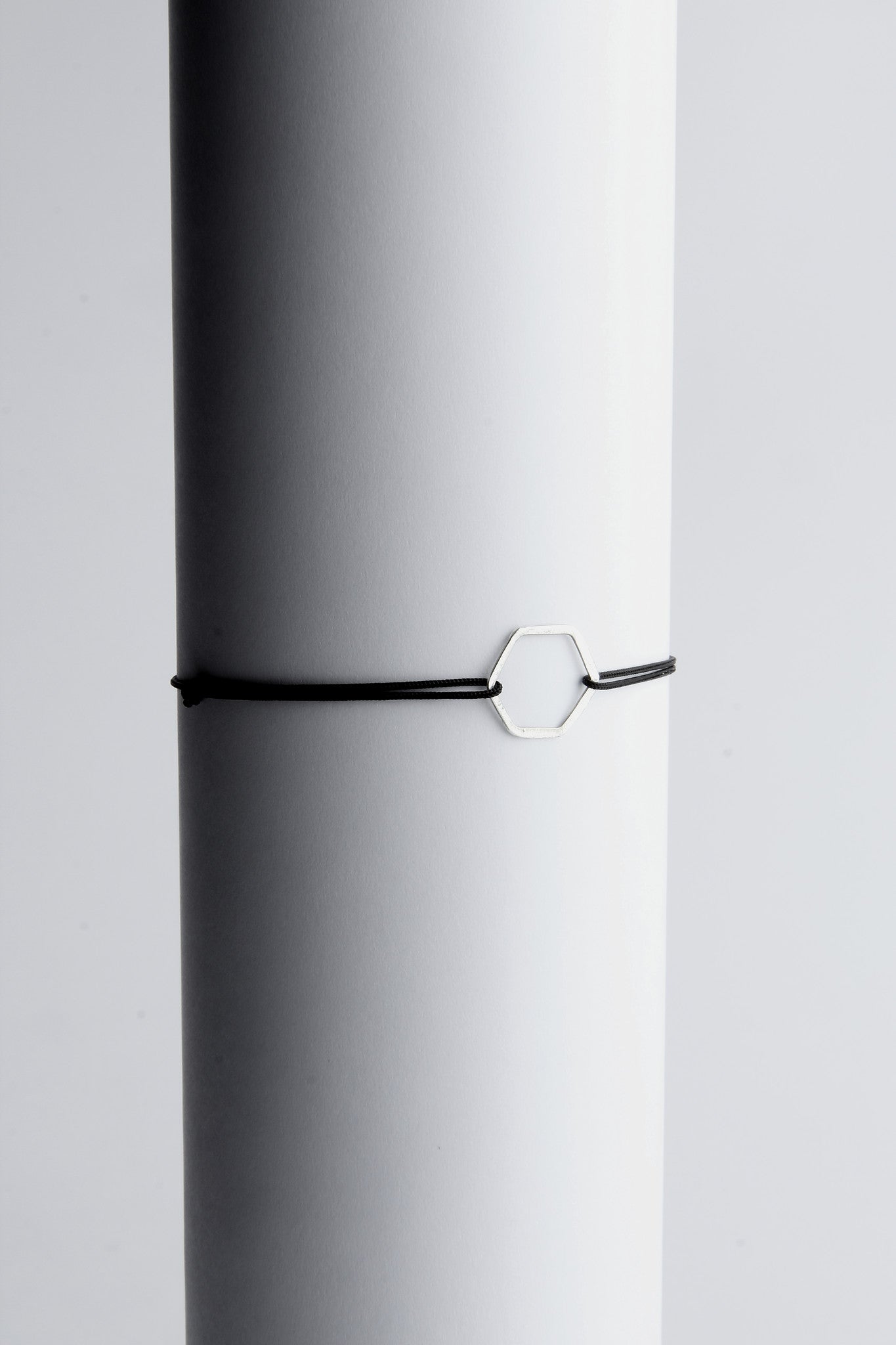 hexagone thread bracelet