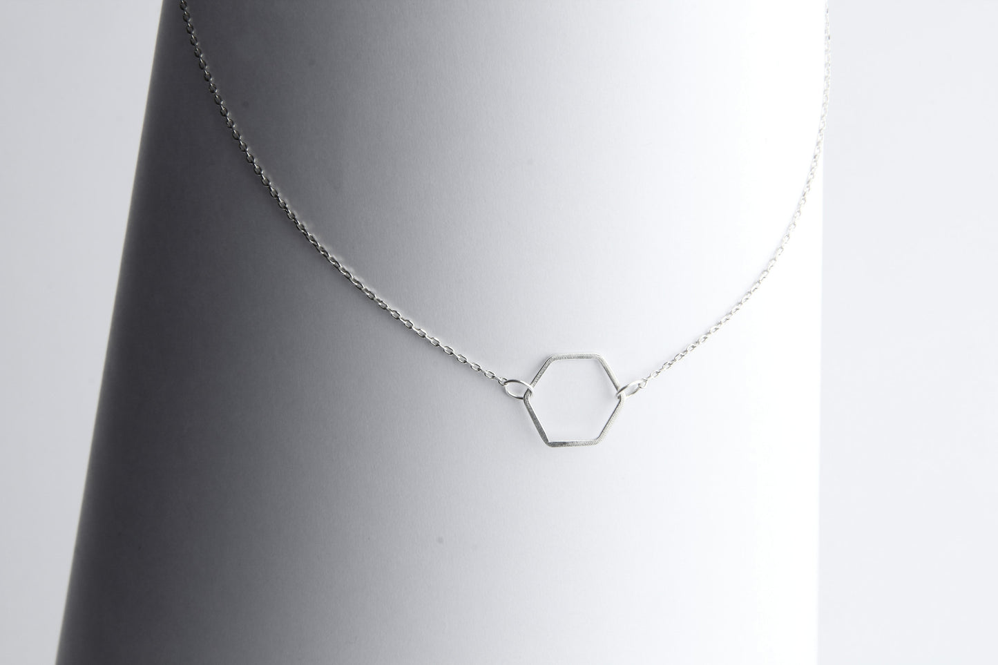 Single Hexagone Necklace